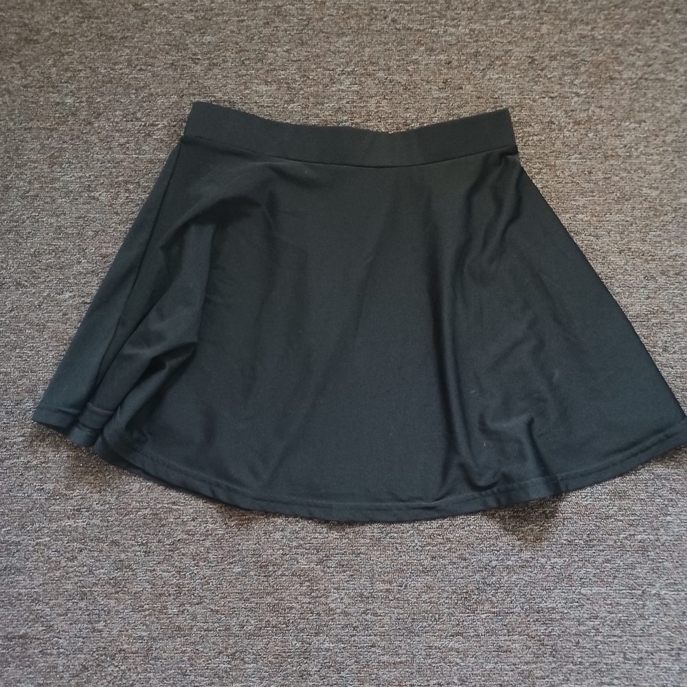 black skater skirt